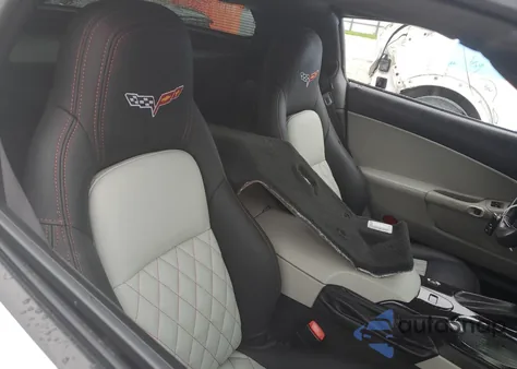 2011 Chevrolet Corvette из США, поврежденный, VIN 1G1YF2DW9B5105095